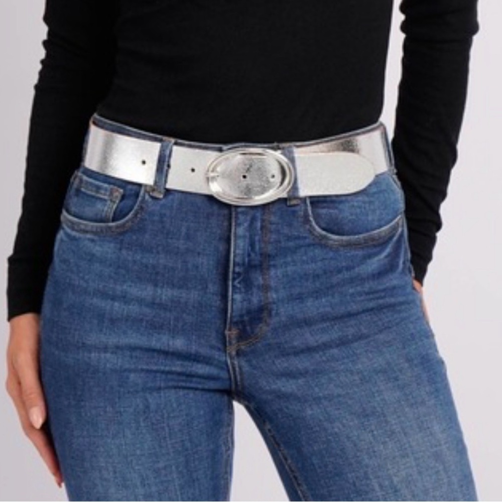 Amsterdam Heritage - NWOT women’s silver buckle metallic genuine leather belt OS